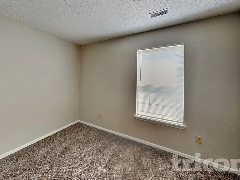 4244 Village Trace Dr — Photo 12