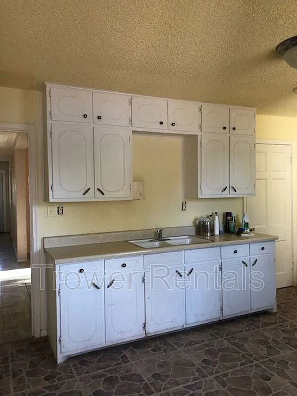 3 bed, 1.5 bath, 1548 sqft, $1,500 — Photo 4