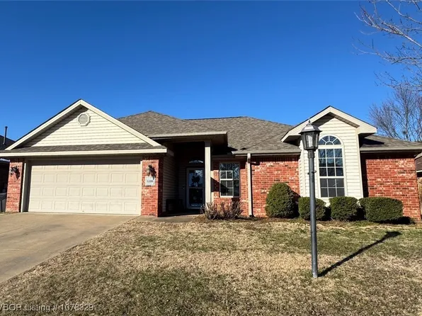 1226 Cultivar Rd, Alma, AR 72921