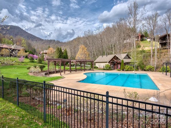 1 Deer Creek Trl, Maggie Valley, NC 28751