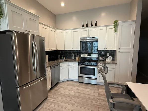 256 5 Fairmount Avenue image 4 of 9