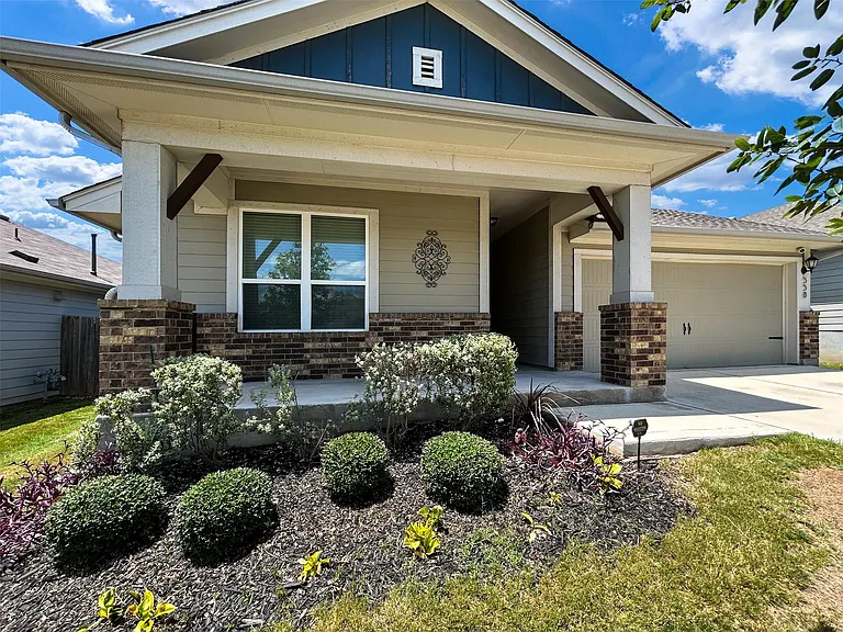 558 Bridgestone Way — Photo 4