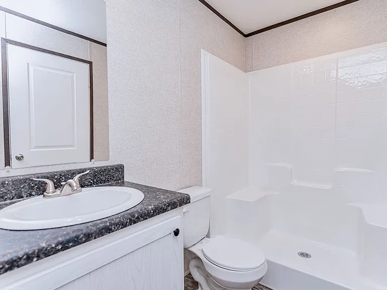923 W Lee Rd — Photo 9