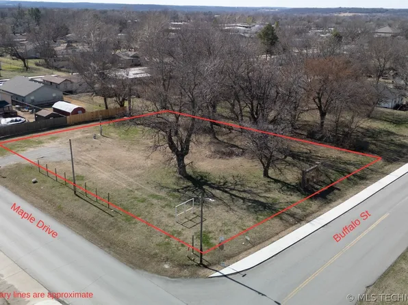 632 E Buffalo St, Kellyville, OK 74039