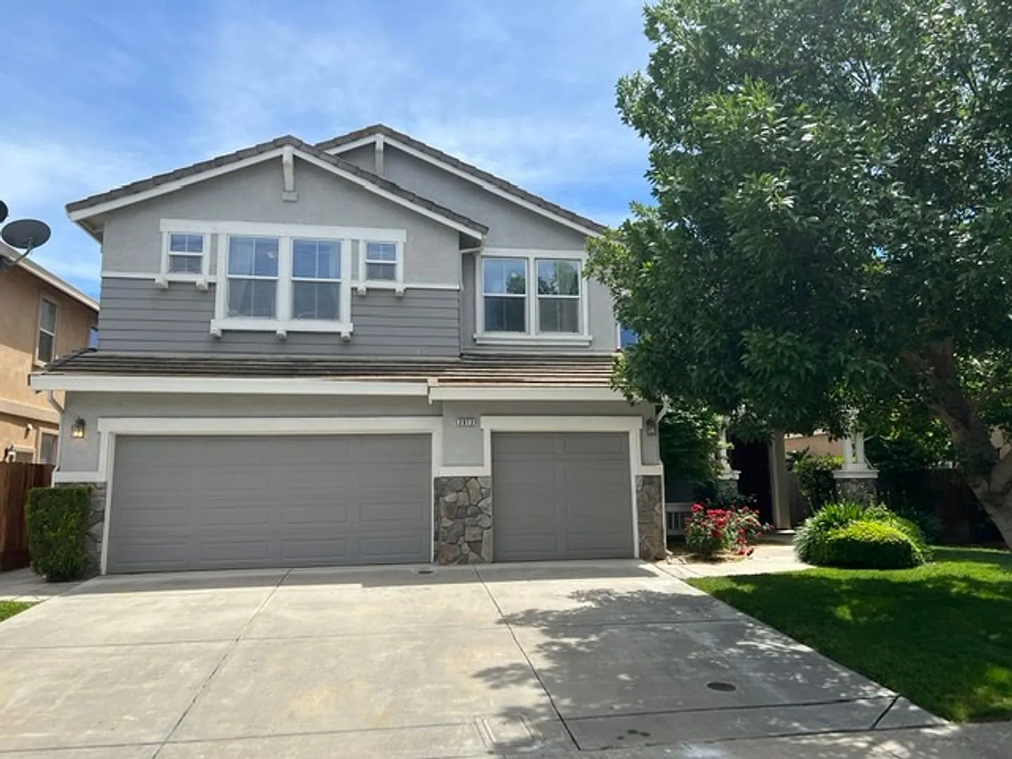 5-bedroom two story in Sylvan School District! — Photo 1