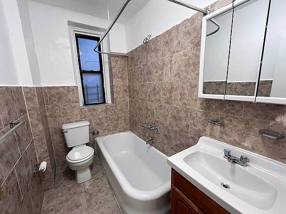 4th image of 424 E 148th St APT 1W