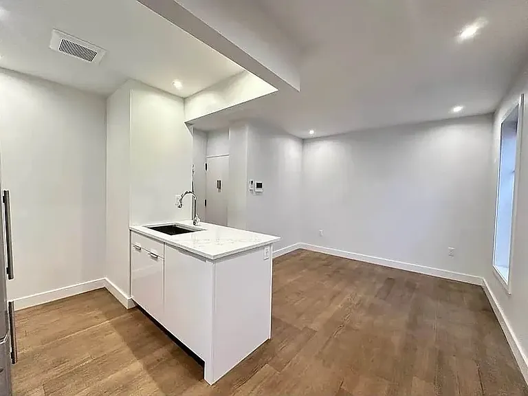 1064 Madison Ave #4Z — Photo 3