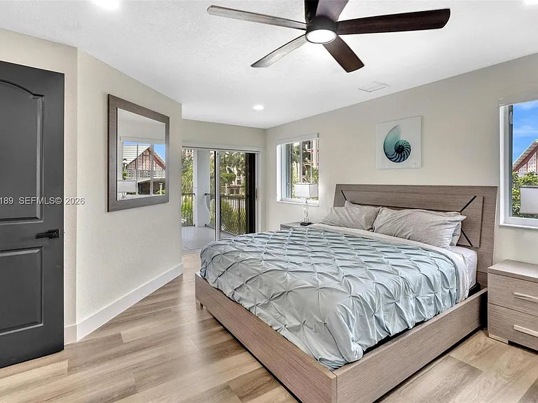 2521 Center Ave — Photo 51