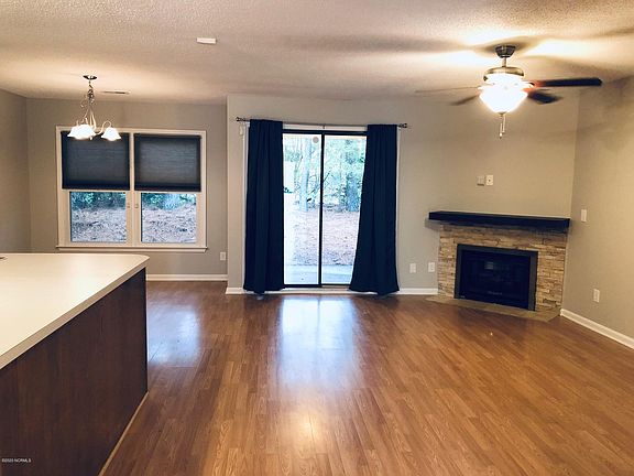 5th image of 105 W Victoria Ct APT B