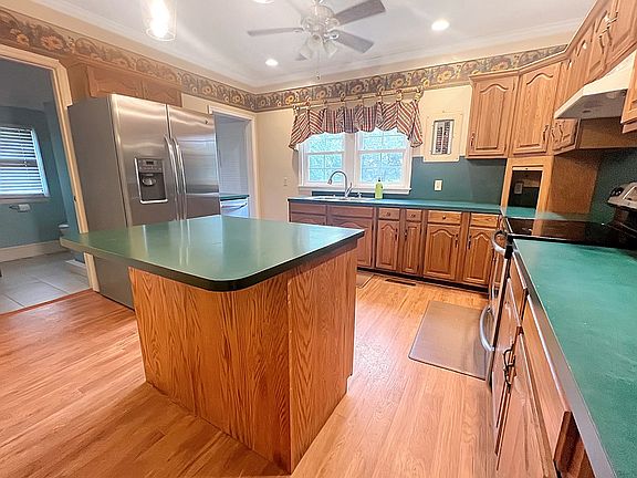 3rd image of 261 Catawba Dr