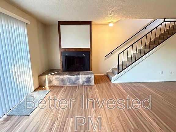 4th image of 966 Marlene St