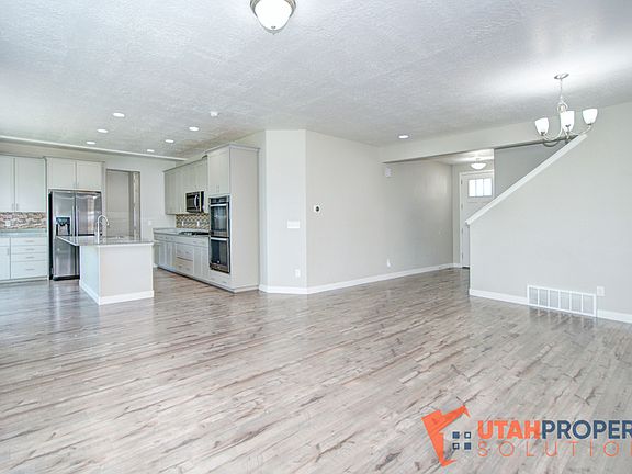 4th image of 11497 S Alta Loma Ln