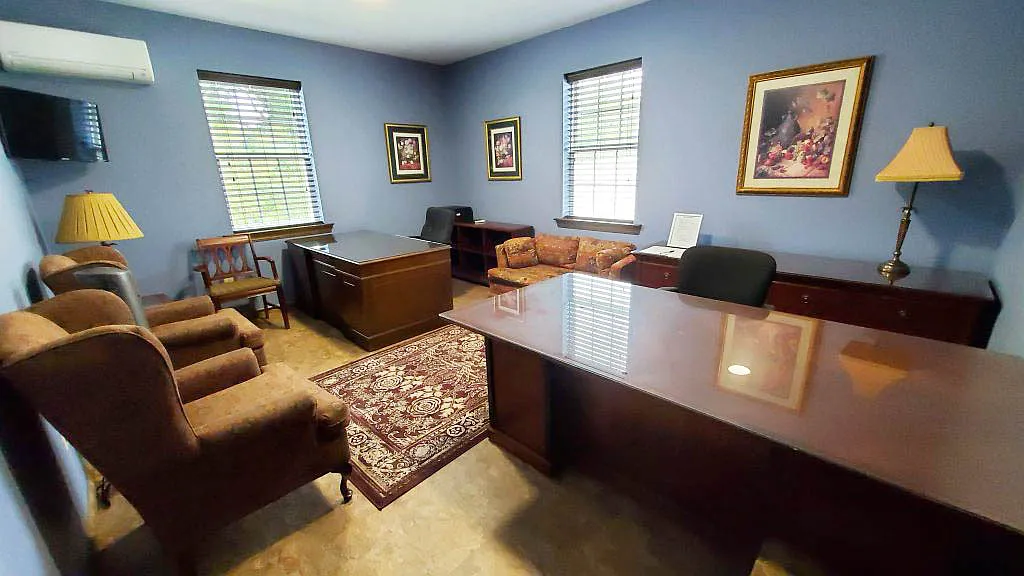 Studio, 225 sqft, $450 — Photo 4