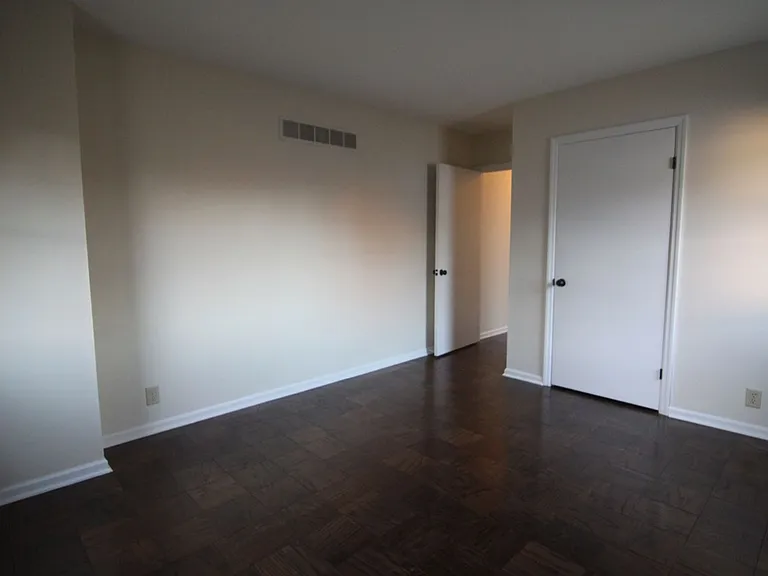 853 Thackeray Trl — Photo 21