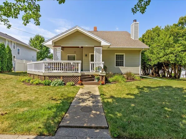 900 Walnut St, Traer, IA 50675