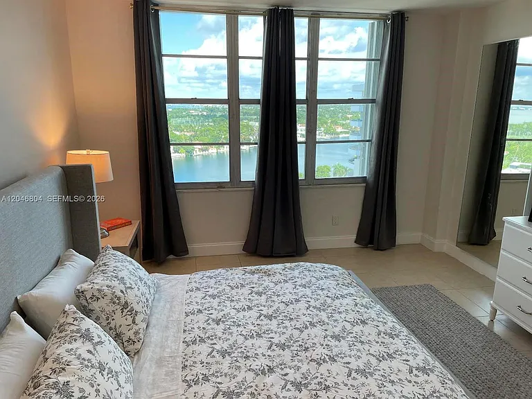 5151 Collins Ave #1722 — Photo 6