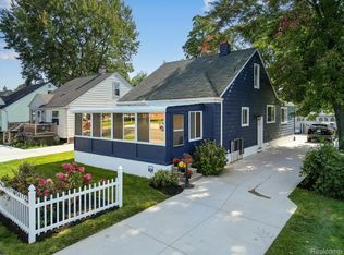 301 W Maple Rd, Clawson, MI 48017