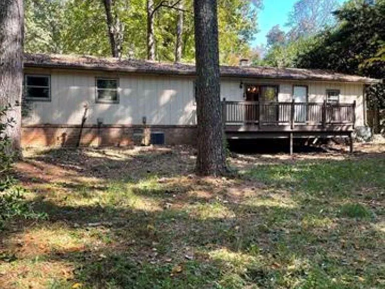 2983 Deshong Dr — Photo 17