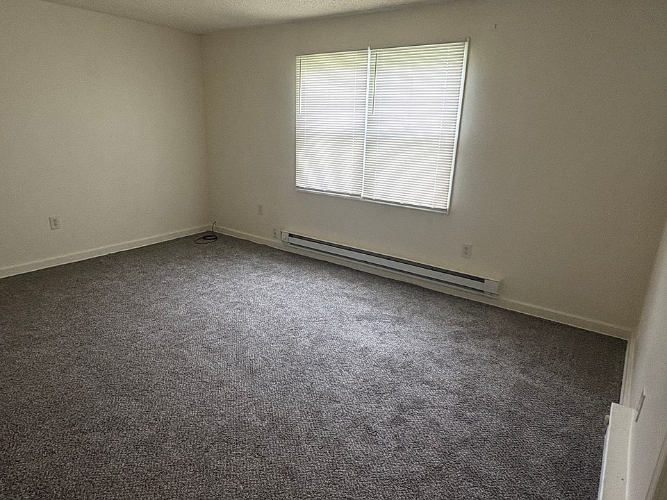1st image of 45 Windwood Ct #E