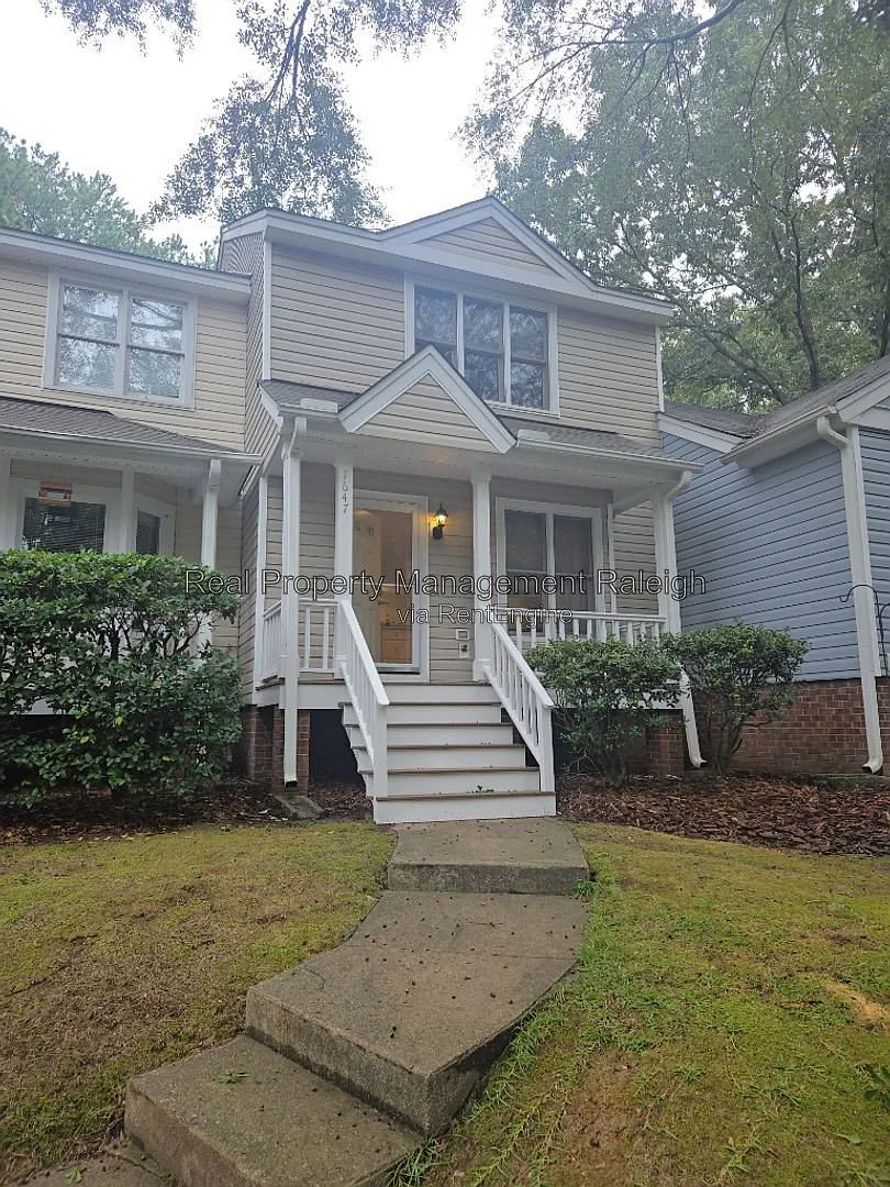 2 bed, 2.5 bath, 1200 sqft, $1,700 — Photo 1