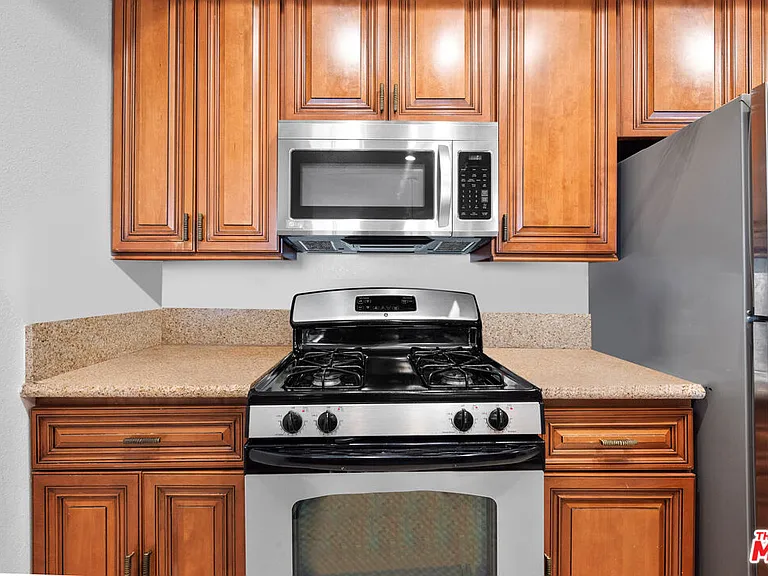 1200 S Corning St #201 — Photo 5