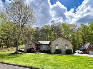 142 Bay Path Dr, Oak Ridge, TN 37830