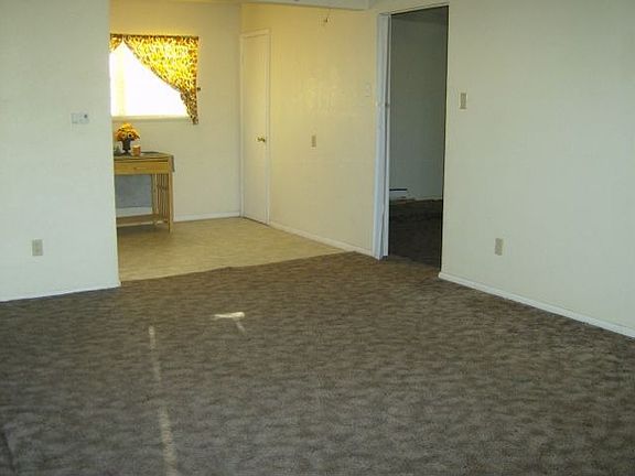 5th image of 1112 Pecos St