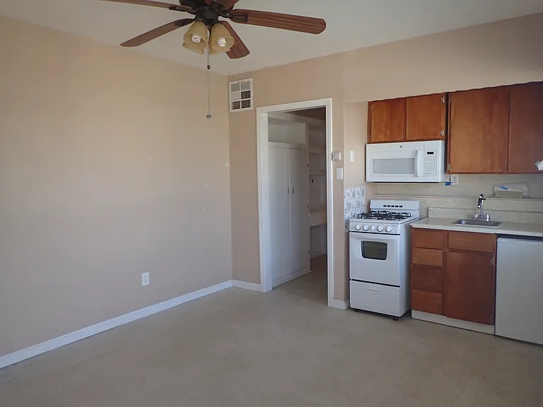 537 W Church Ave — Photo 2