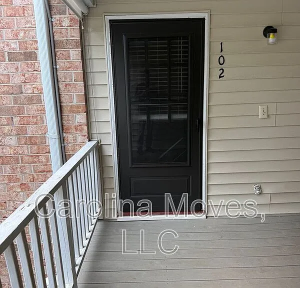 925 Cleveland St #102 — Photo 6