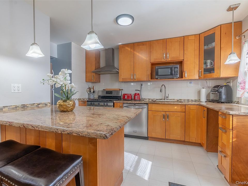 1st image of 25708 147th Avenue