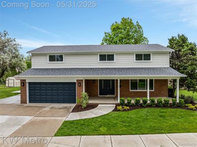 1607 Yorktown St, Grosse Pointe Woods, MI, 48236