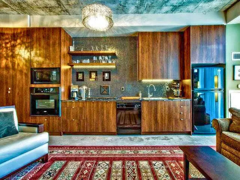 23 Brant St #310 — Photo 1
