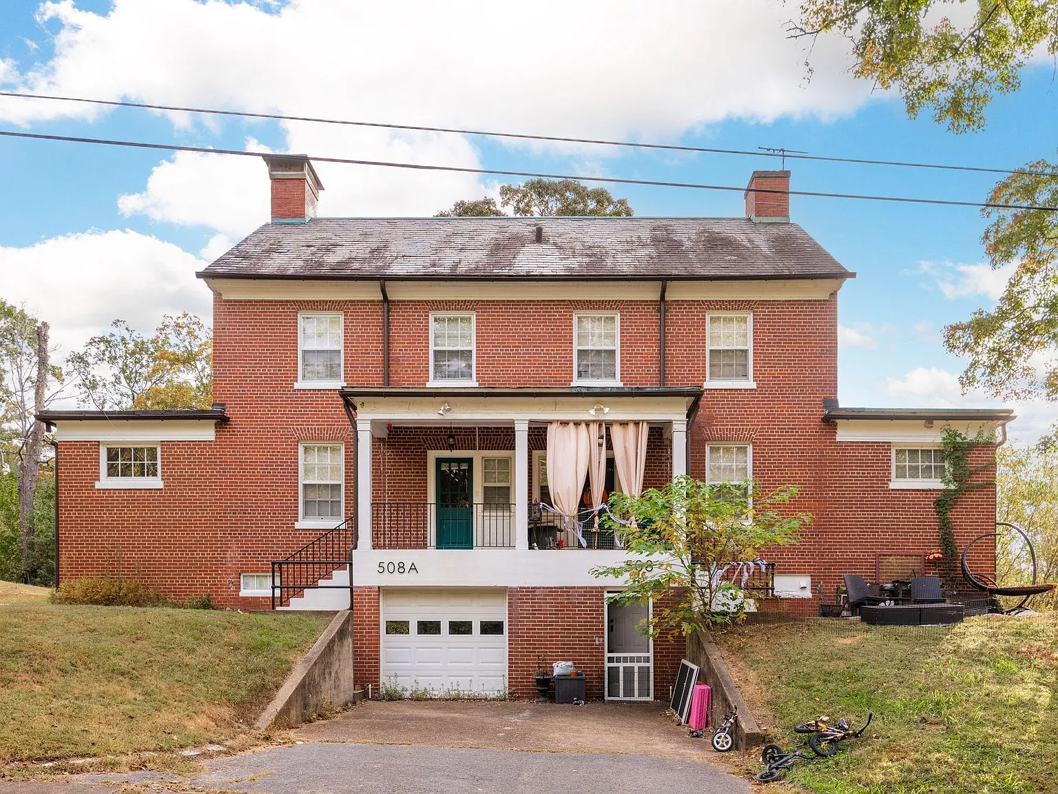 5 bed, 2000 sqft, $1,800 — Photo 1