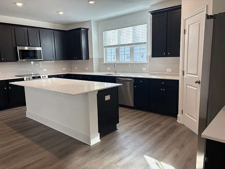 3227 Aberdeen Row — Photo 28