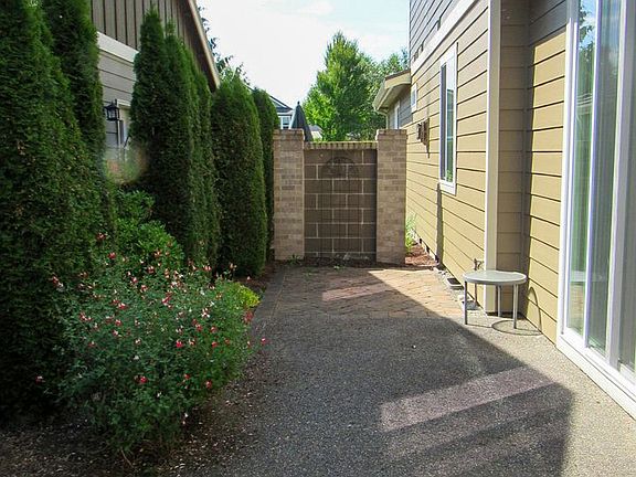 5th image of 3703 Kinsale Ln SE