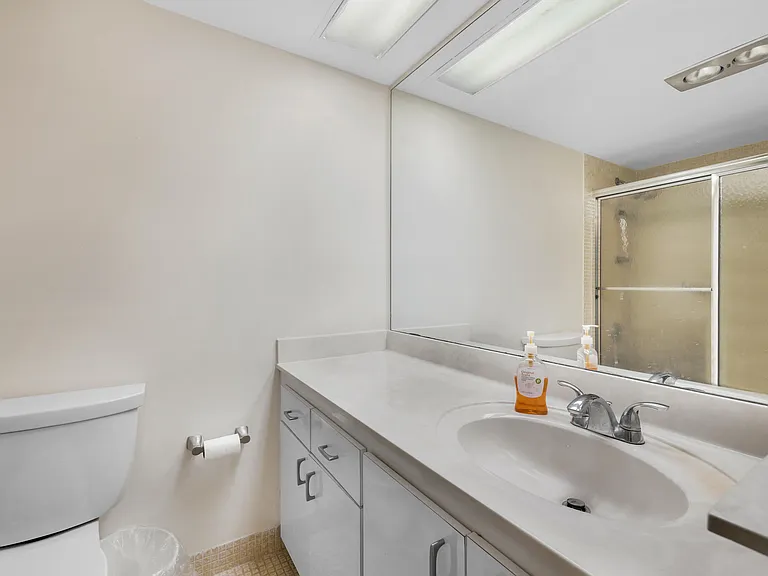 3621 Oaks Clubhouse Dr #104 — Photo 24