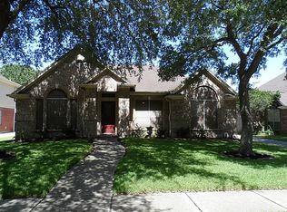 2807 White Oak Ln, Pearland, TX 77584