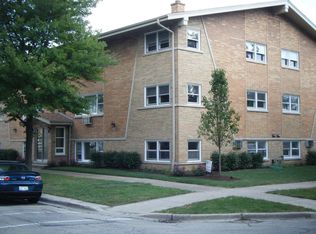 7222 Dixon St APT 202, Forest Park, IL 60130