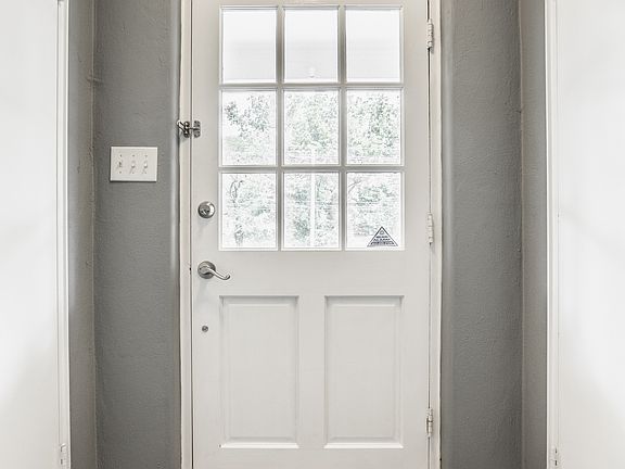 4th image of 7484 N Park Ave