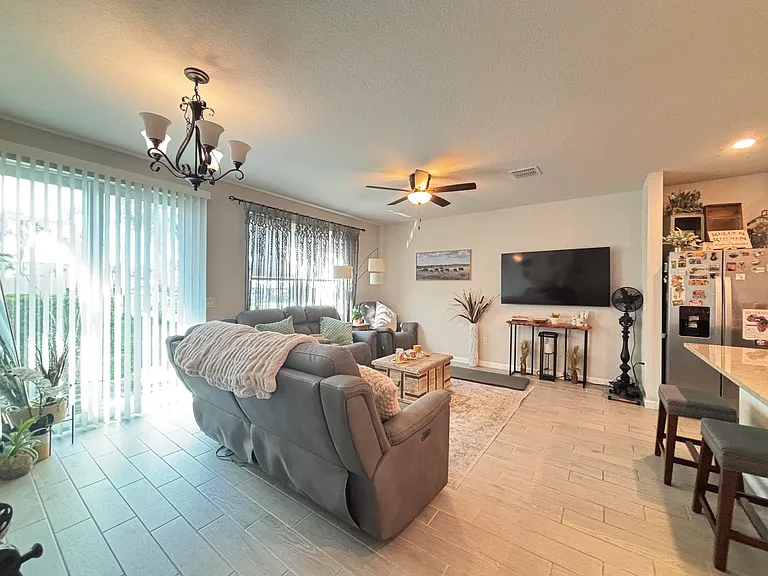 2410 SE Tarvest Way — Photo 7