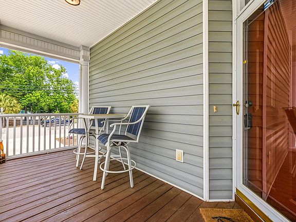 5th image of 425 Surfside Dr.
