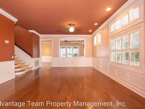 3rd image of 5052 Greenwillow Ln