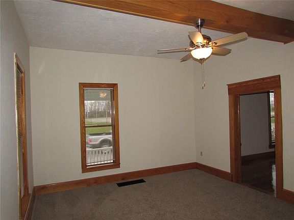 4th image of 340 W Main St