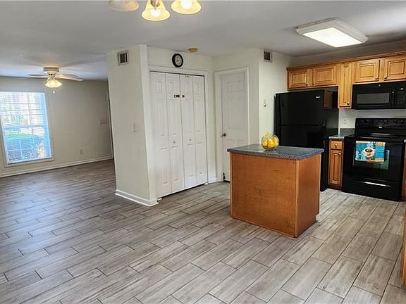 5th image of 620 Summer Pl