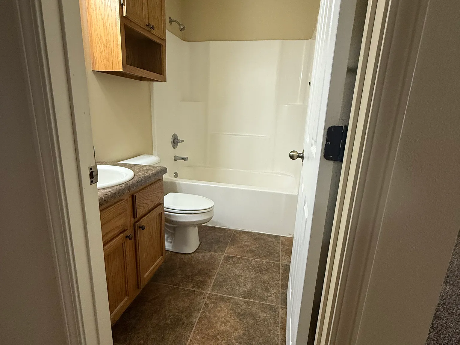 2 bed, 950 sqft, $750 — Photo 2