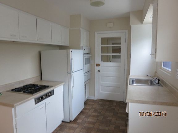 2nd image of 1323 W Sherwin Ave APT 2B