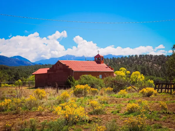 19 Camino del Medio, San Cristobal, NM 87564
