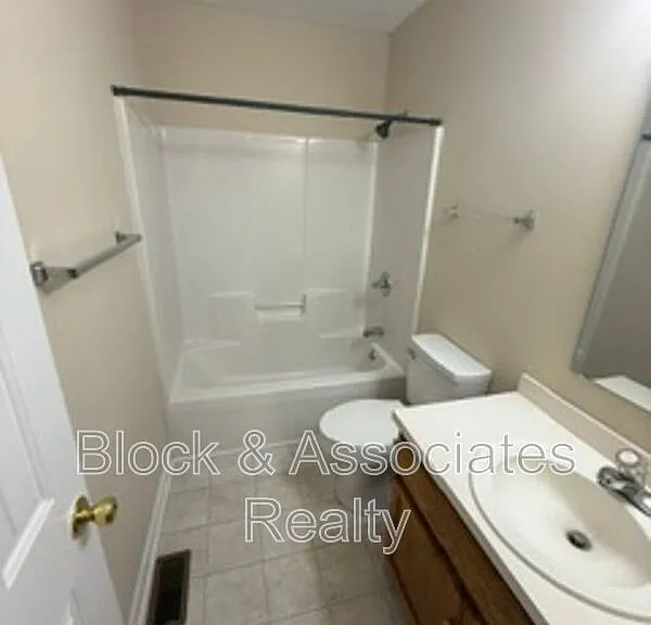 724 Breeze Hill Rd — Photo 6