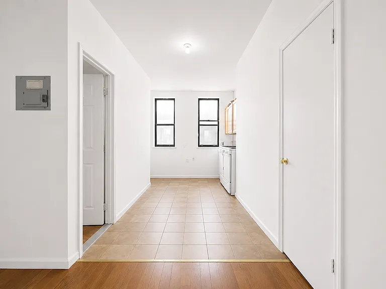 294 Harman St #2W — Photo 1