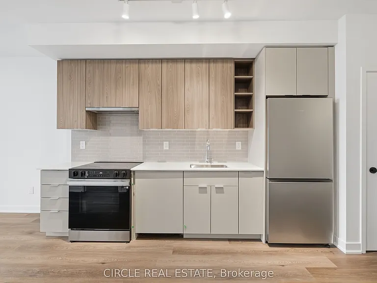 2075 Lakeshore Rd #505 — Photo 2